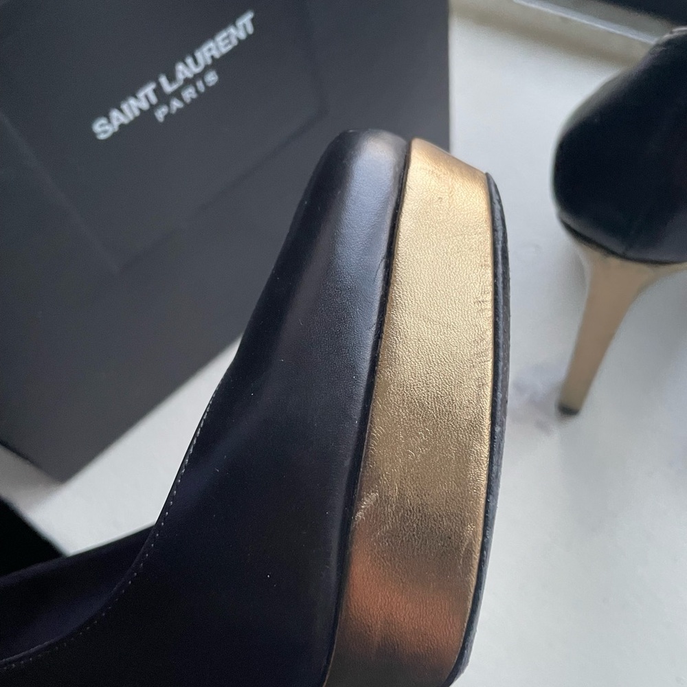 Saint Laurent Black and Gold Ziggy 105 Leather Pumps - Picture 9 of 16